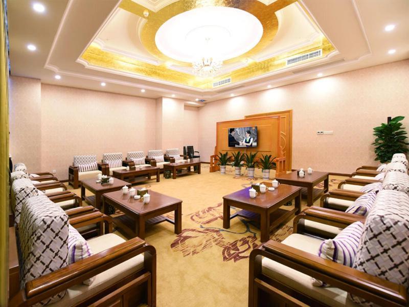 Vienna International Hotel Changsha Ziwei Road Exterior foto